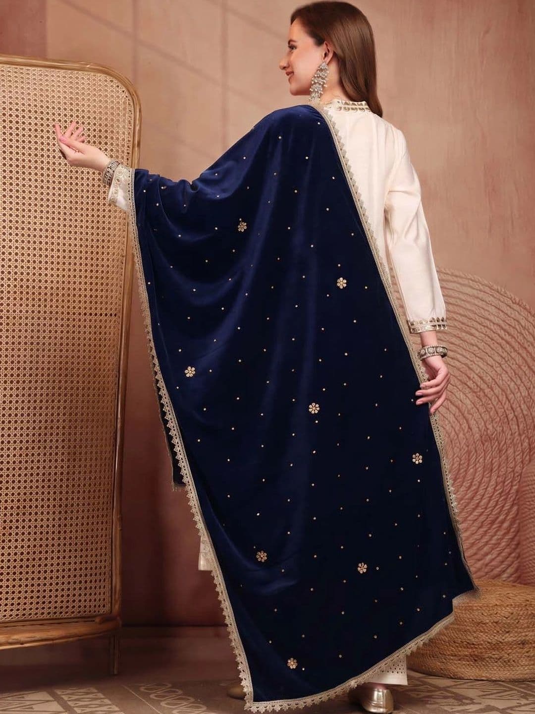 Clora Creation Ethnic Motifs Embroidered Velvet Dupatta with Zari thumbnail 3