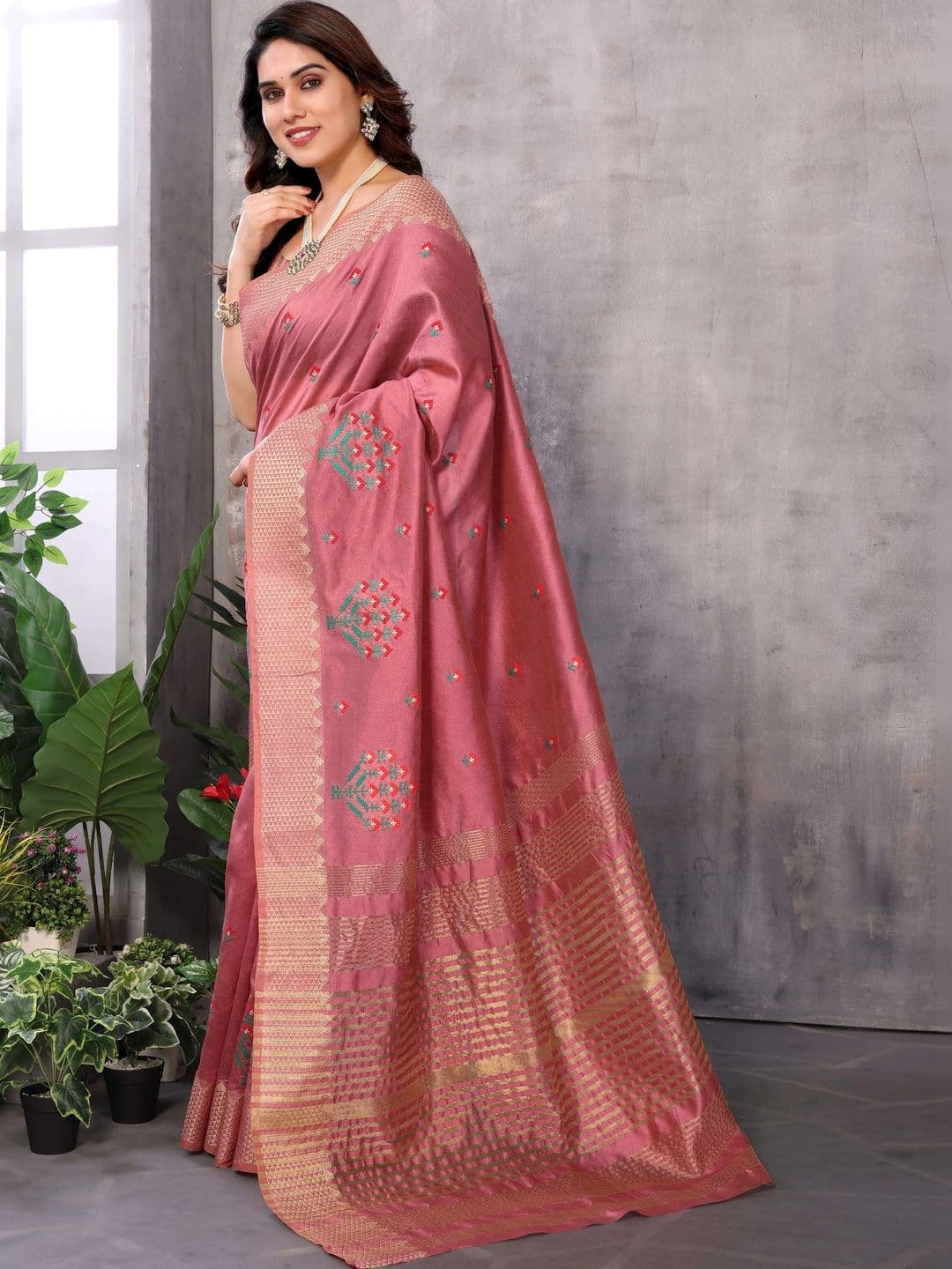 Sangria Women Floral Embroidered Silk Cotton Designer Kota Saree thumbnail 5