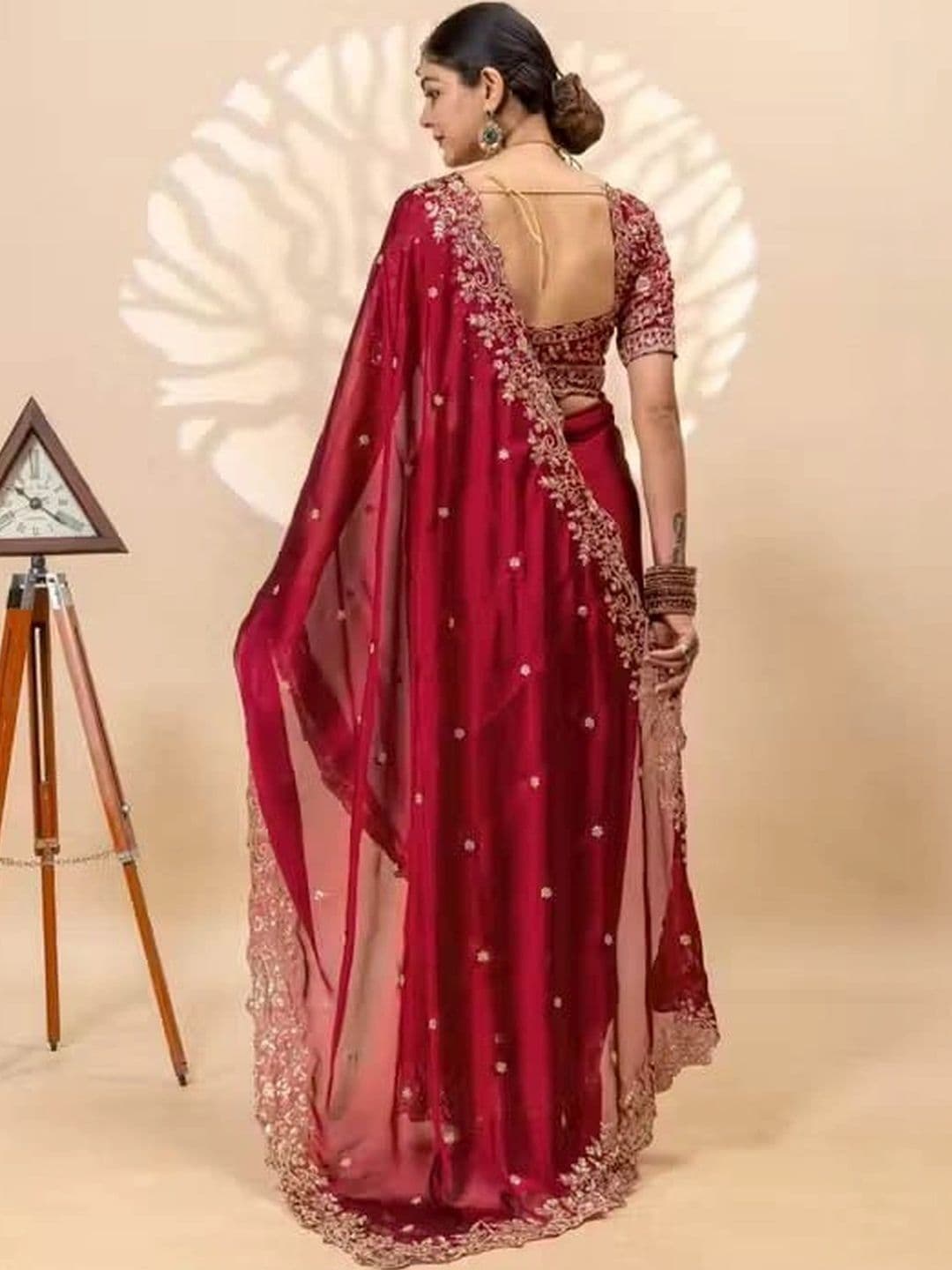 kantuba Floral Embroidered Satin Banarasi Saree thumbnail 3