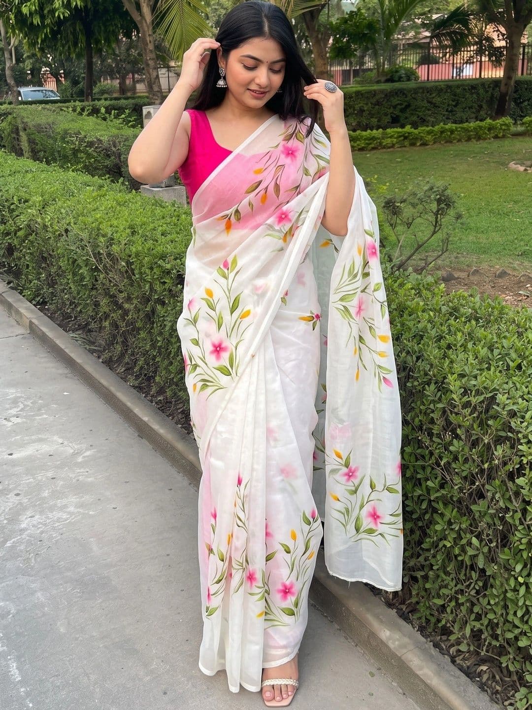 IndianRang Women Linen Blend Designer Saree - view 1