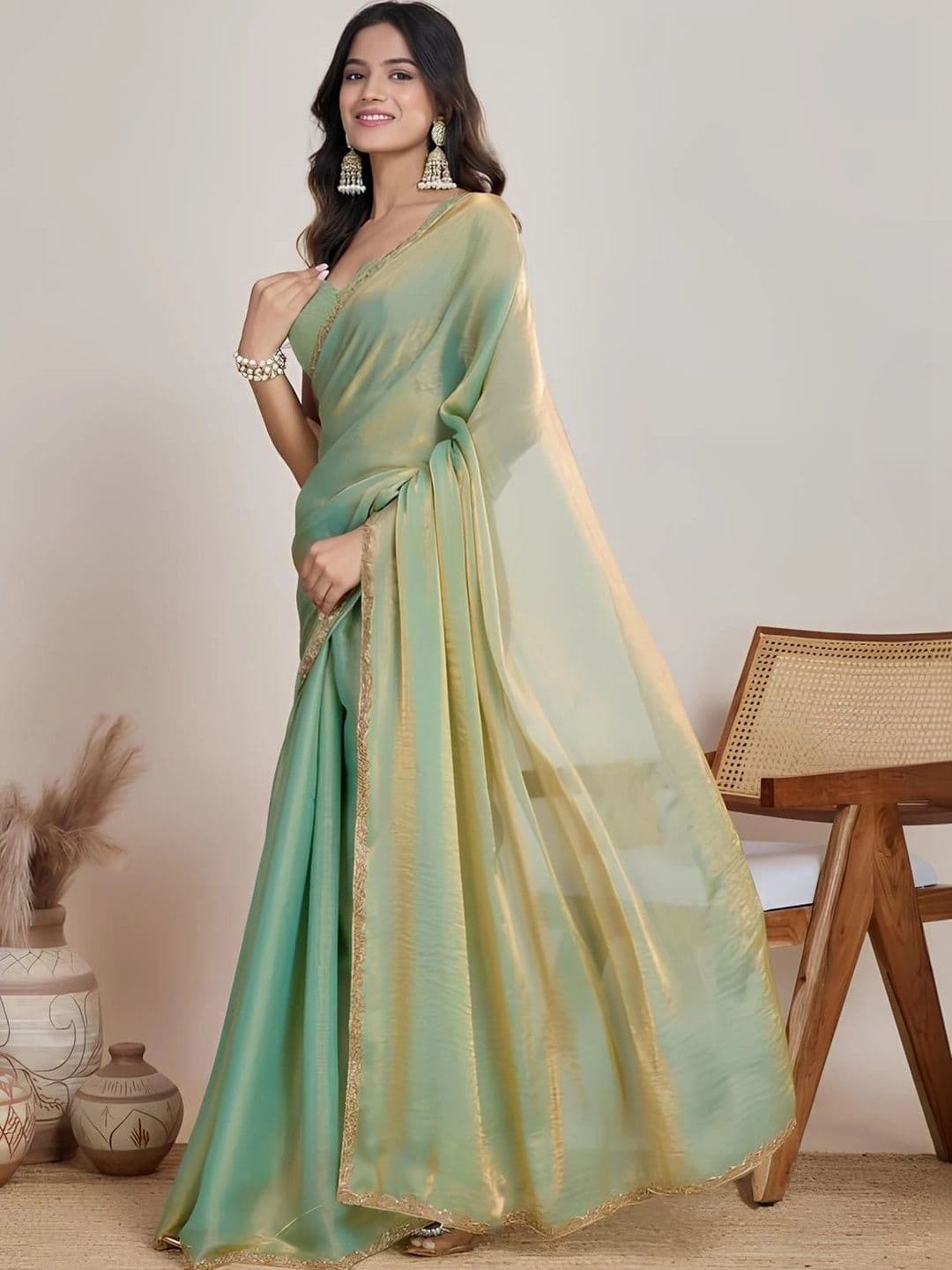 Sangria Beads and Stones Silk Blend Maheshwari Saree thumbnail 4