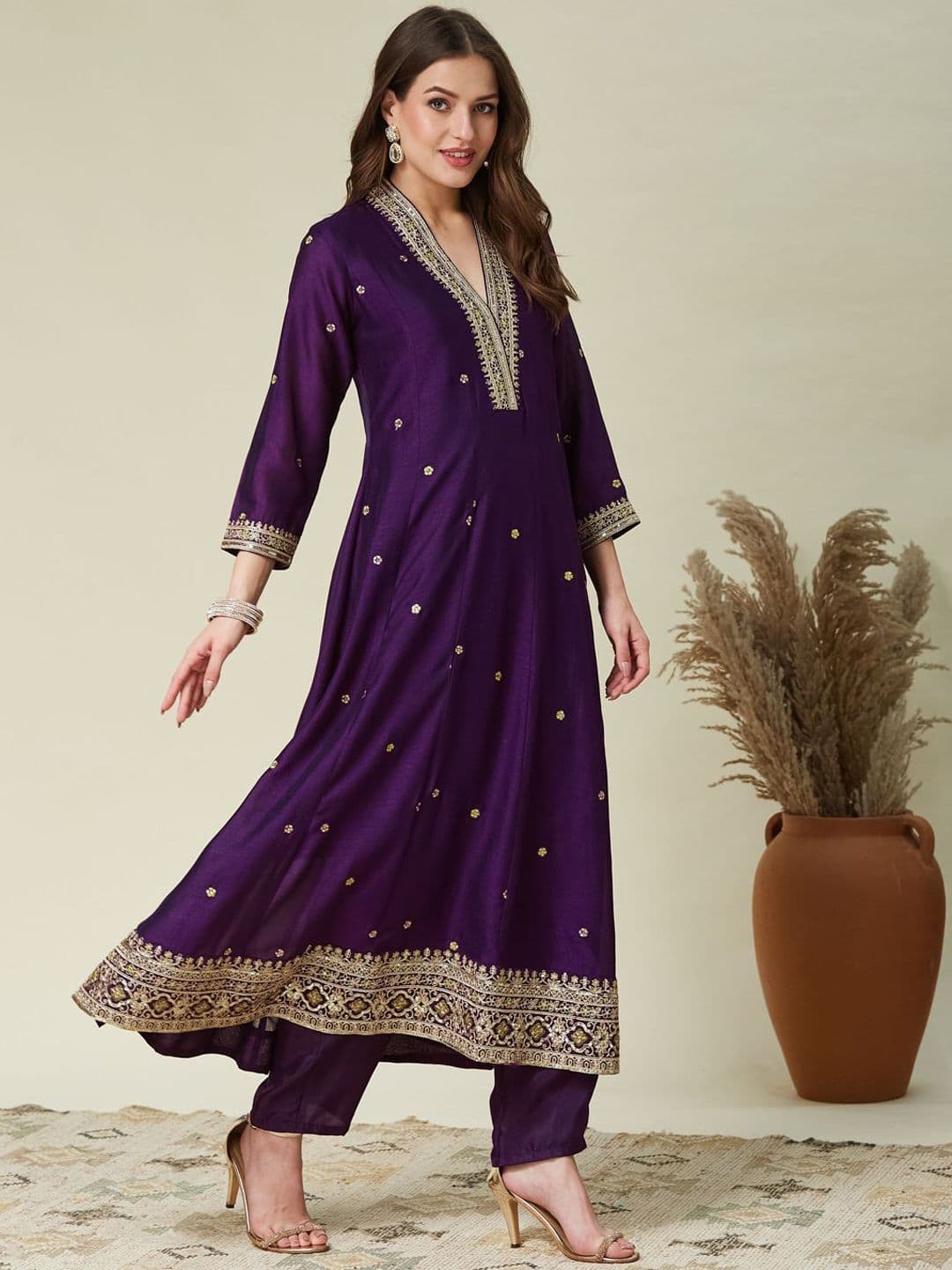 MOKOSH Women Silk Embroidered Anarkali Kurta and Pant with Dupatta Set thumbnail 6