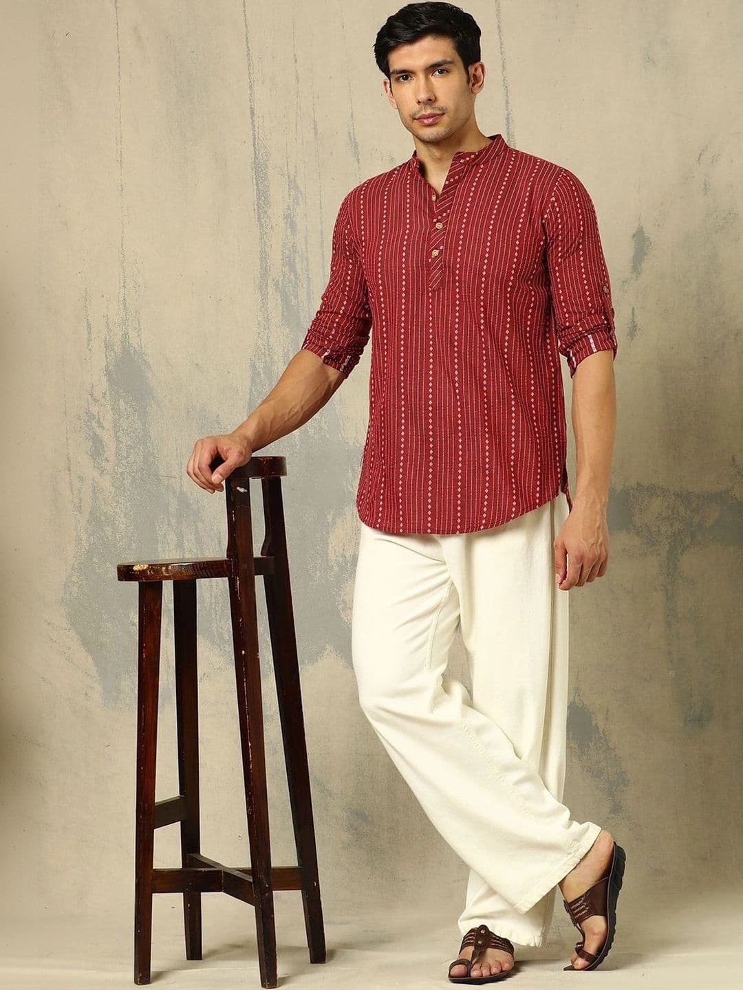 Anouk Woven Design Abstract Cotton Handloom Mandarin Collar Short Kurta thumbnail 4