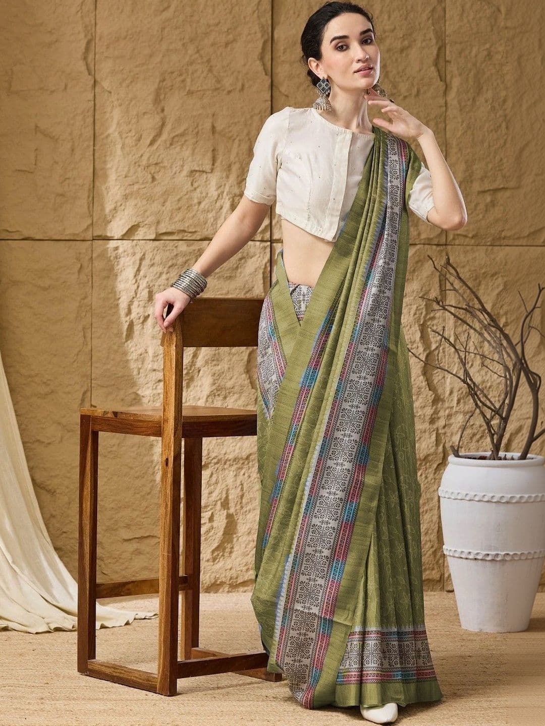 Suha Silk Blend Saree thumbnail 4