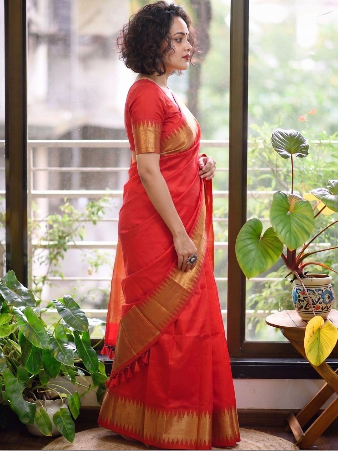 Rare Bello women Striped Art Silk Handloom Banarasi Saree thumbnail 2