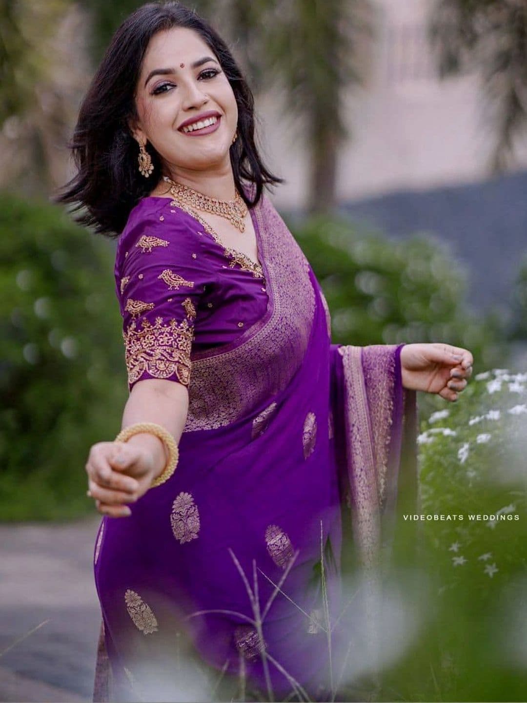 revika Woven Design Zari Art Silk Designer Kanjeevaram Saree thumbnail 7