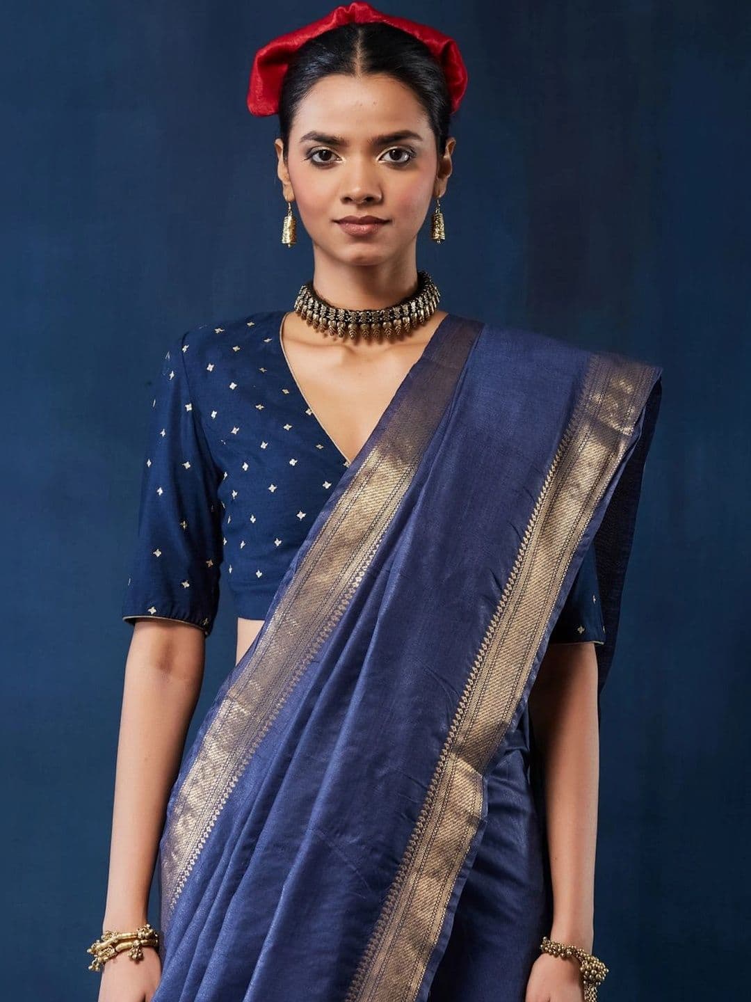 Taavi Woven Cotton Blend Zari Border Saree thumbnail 2