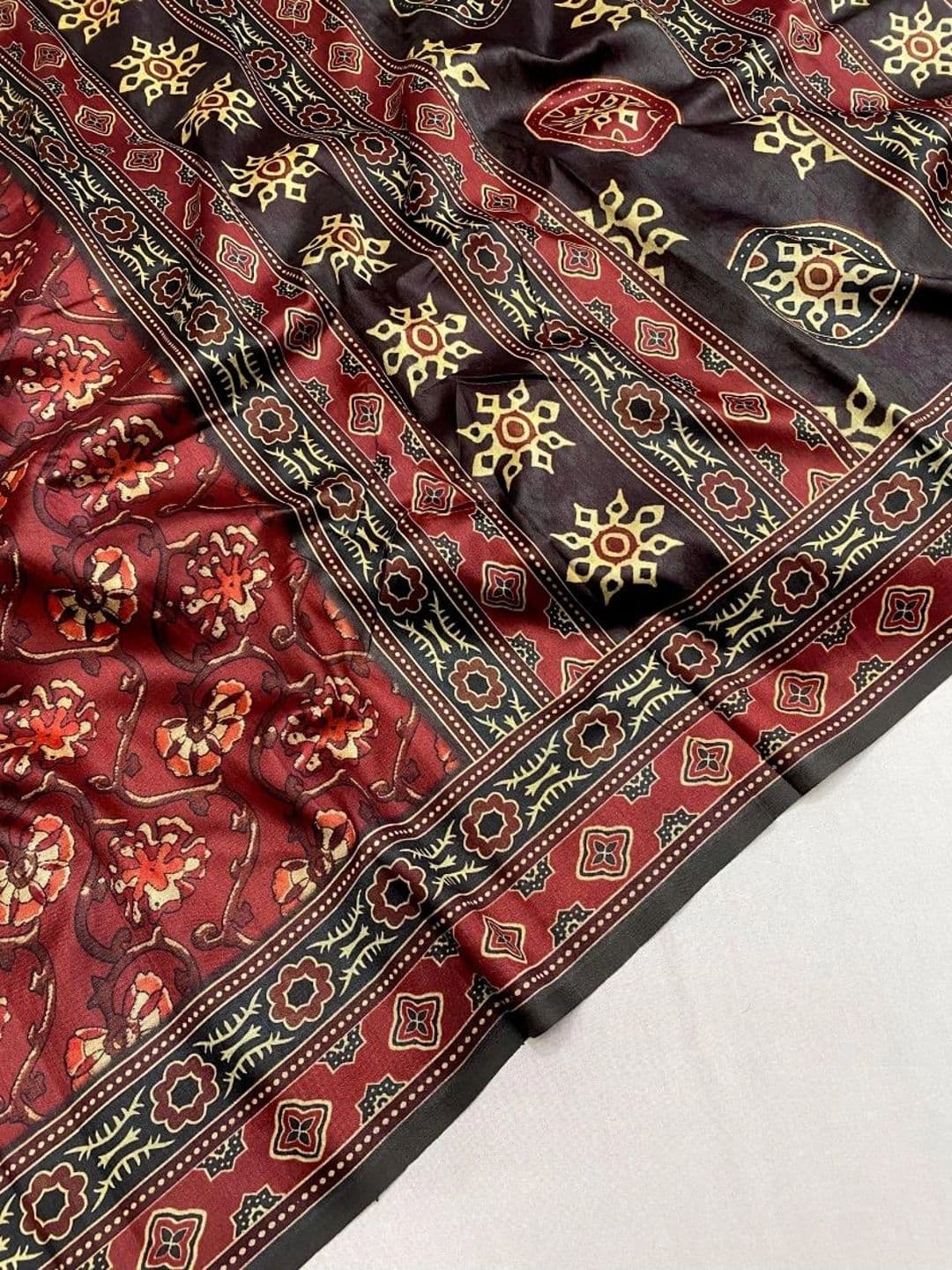 all about you Floral Silk Blend Saree thumbnail 3