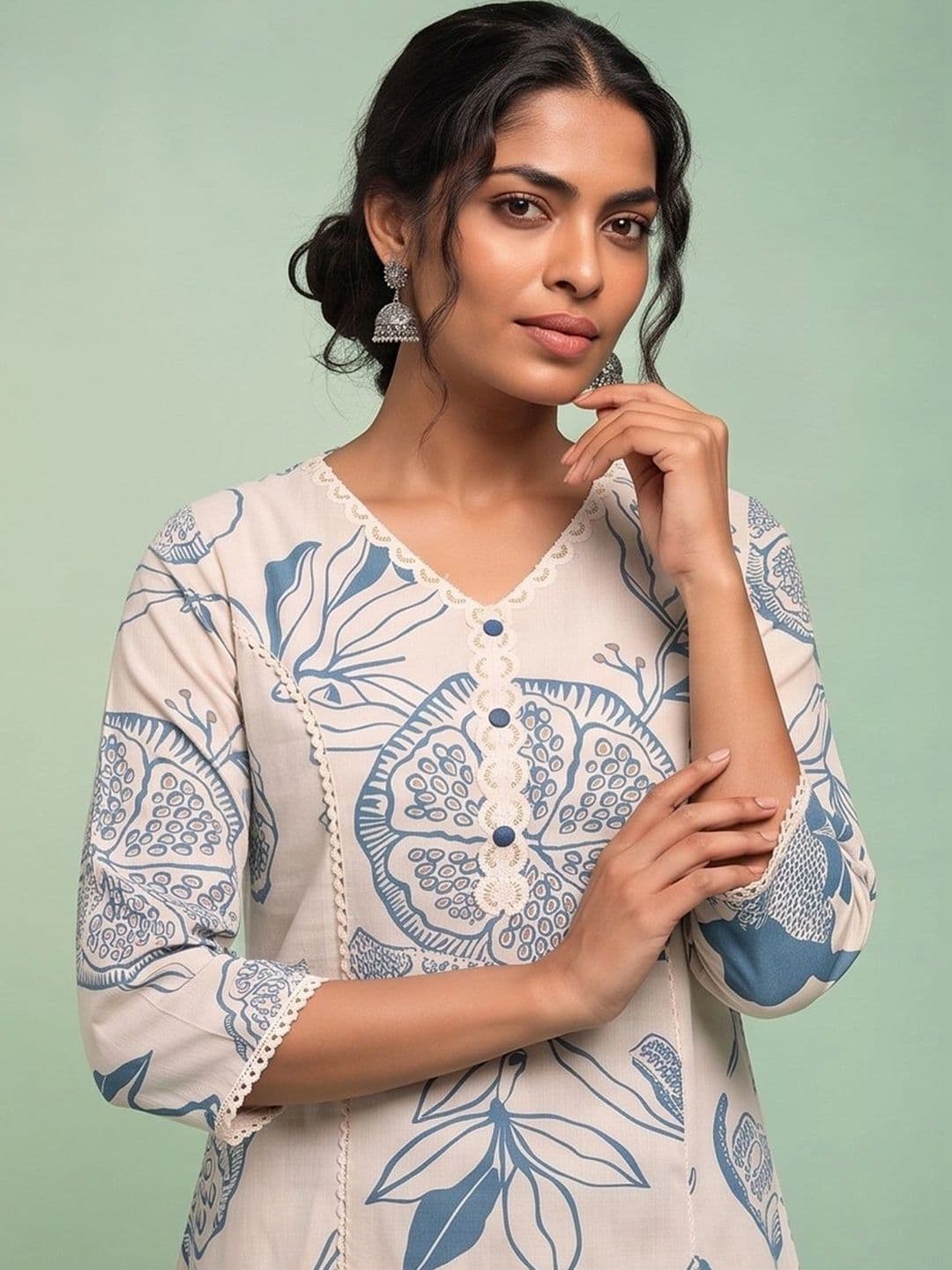 AADVIKA Women Floral Printed Quirky Kurta thumbnail 3
