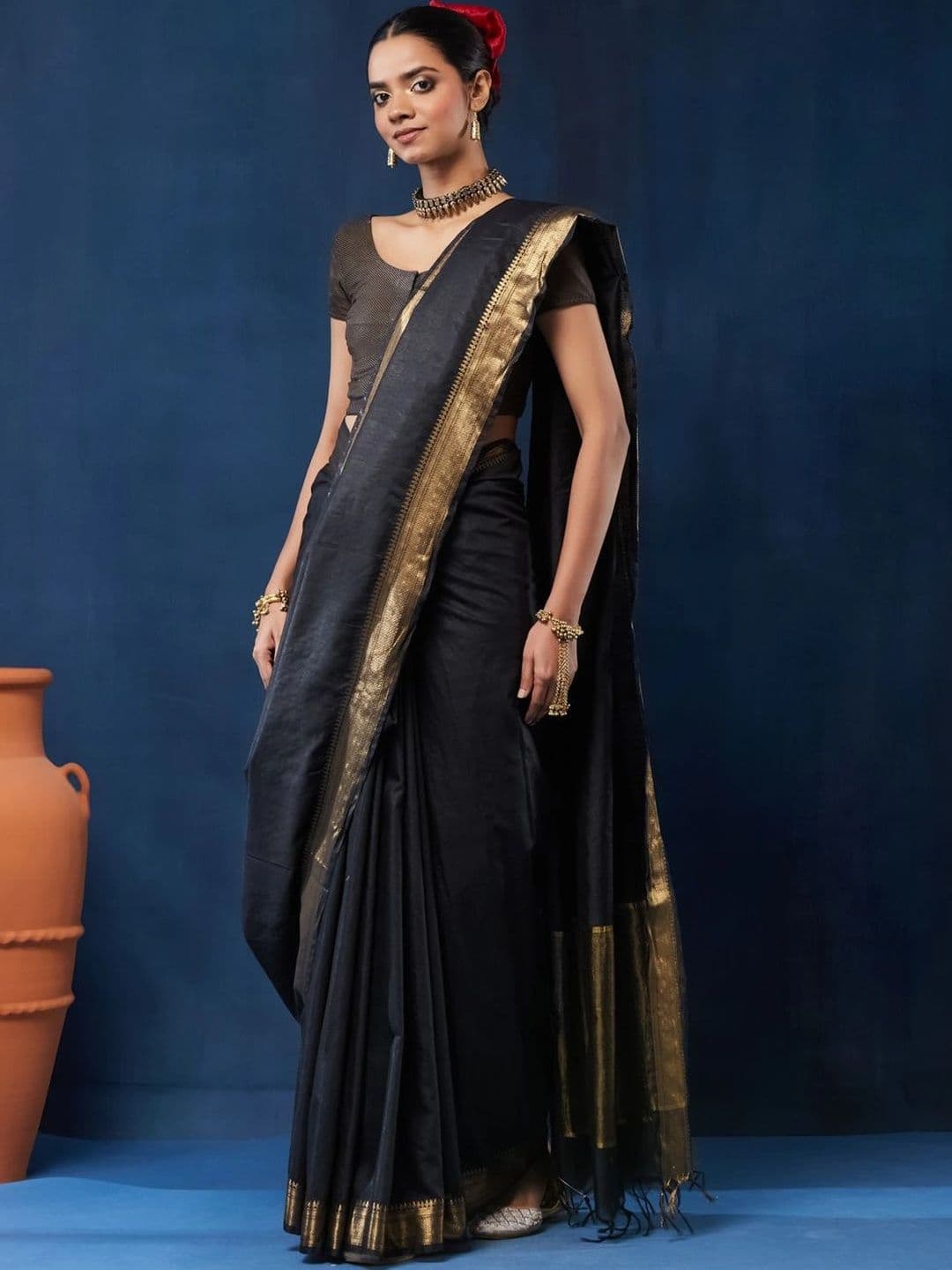 Taavi Woven Cotton Blend Zari Border Saree thumbnail 7