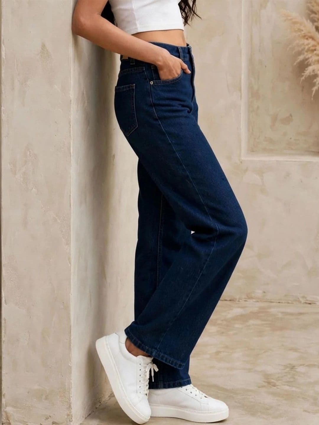 LINARIA Women Classic Regular Fit Mid-Rise Stretchable Jeans thumbnail 2