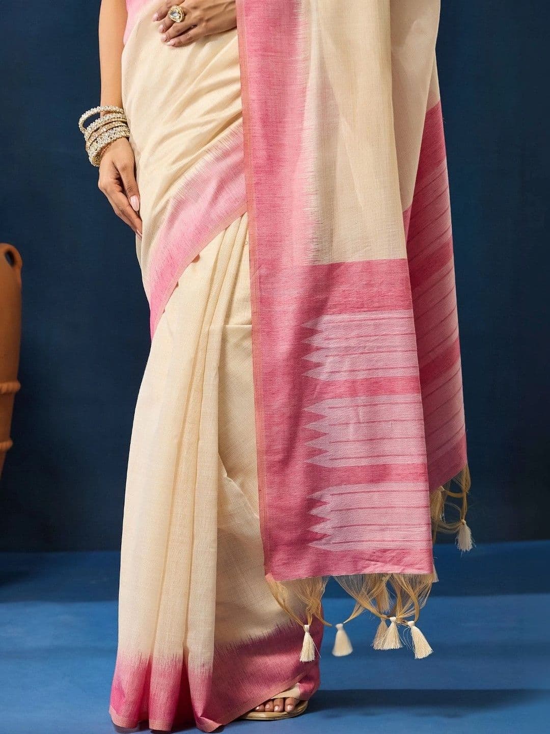 kasee Ethnic Motifs Zari Pure Cotton Designer Saree thumbnail 5