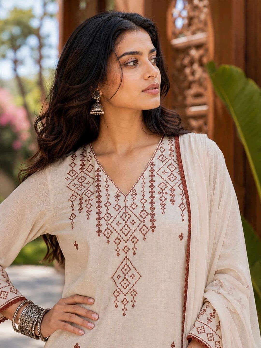 AVANSHEE Women Ethnic Motifs Embroidered Regular Thread Work Pure Cotton kurta thumbnail 3
