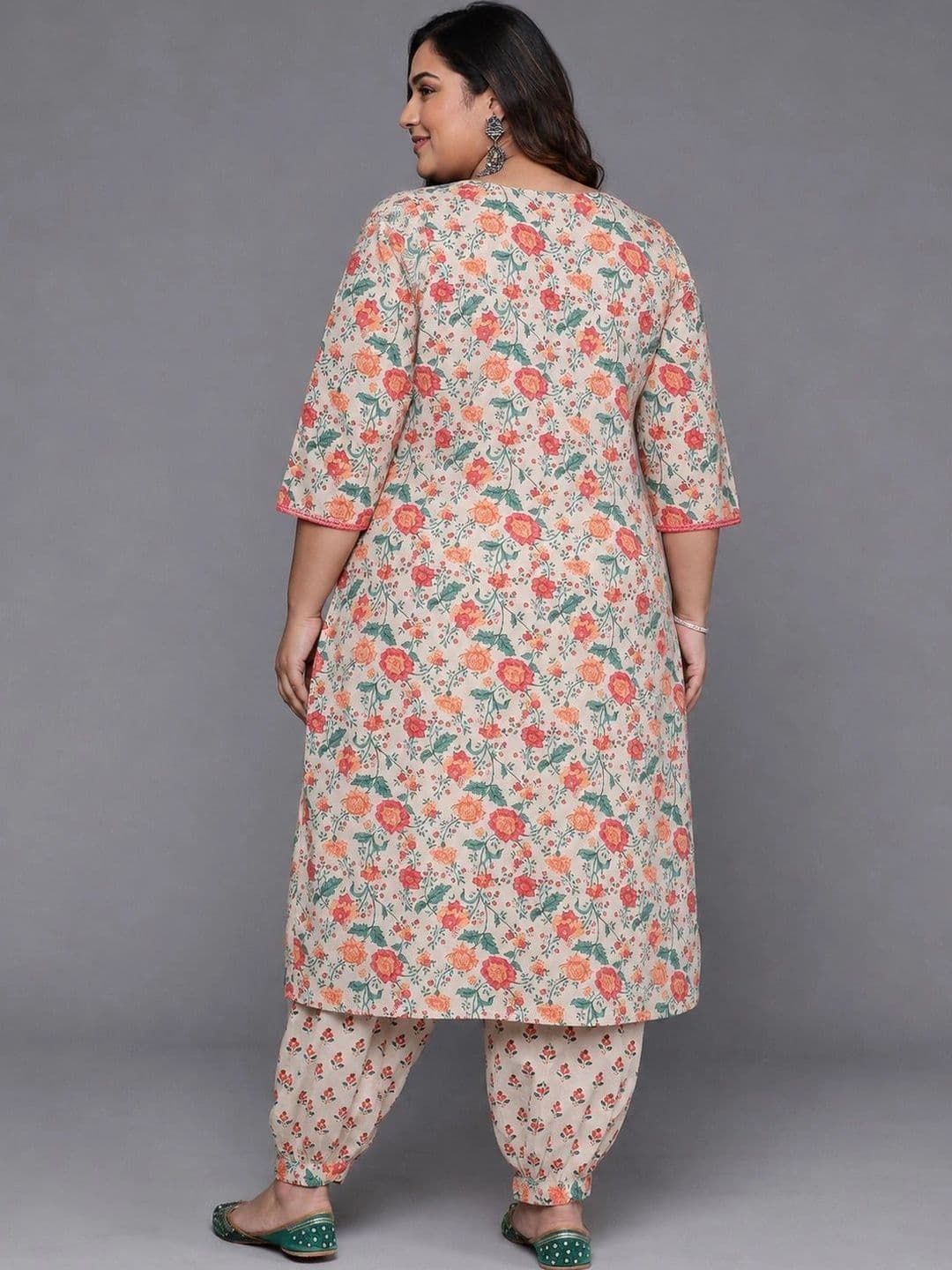 EXTRA LOVE BY LIBAS Women Floral Printed Regular Kurta with Patiala thumbnail 4
