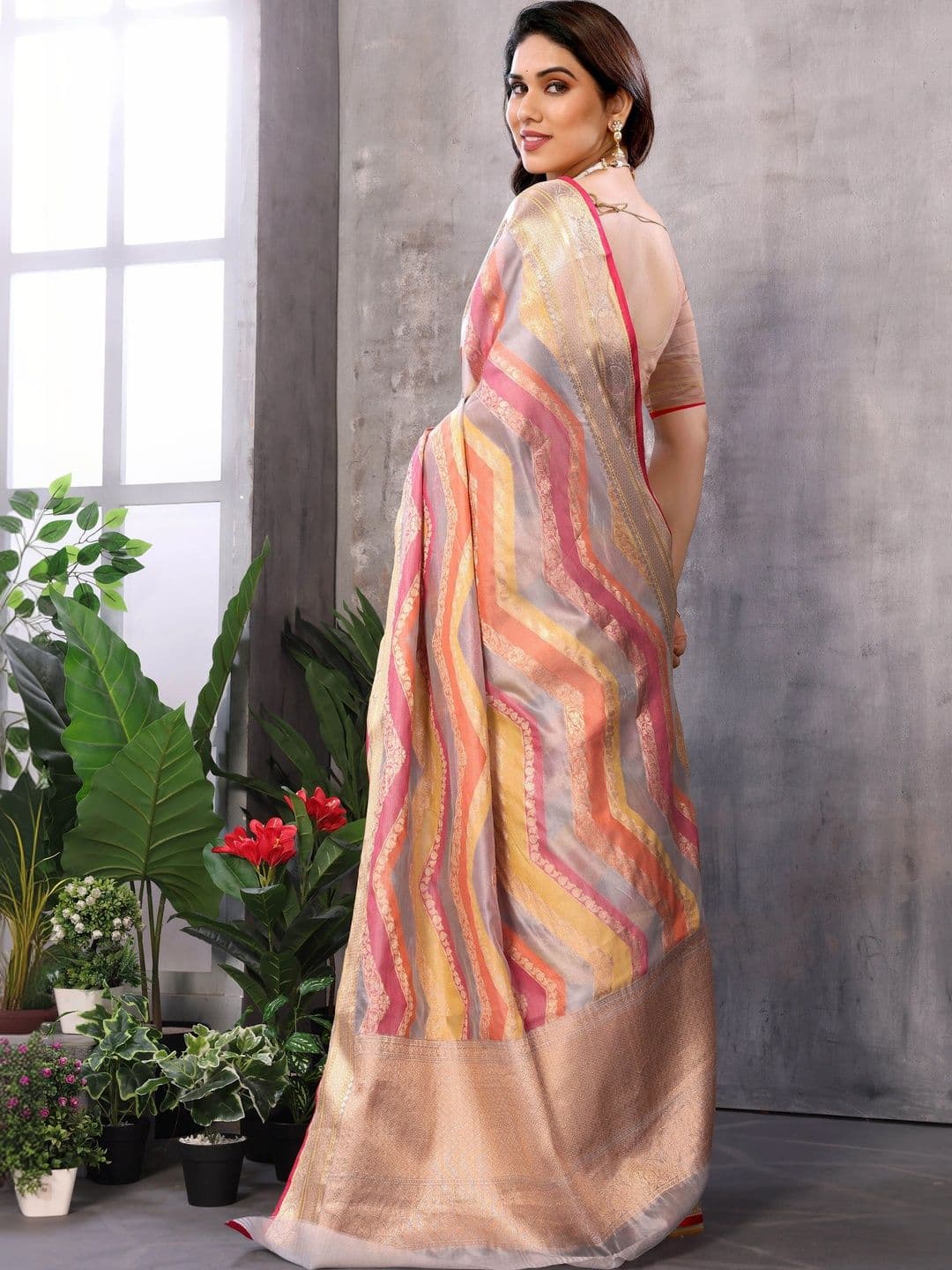 Sangria Women Striped Zari Silk Blend Designer Kanjeevaram Saree thumbnail 5