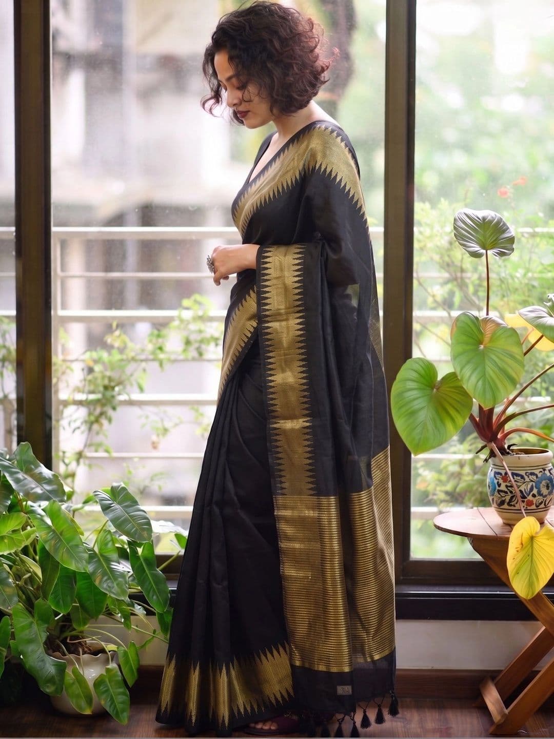 Rare Bello Women Art Silk Handloom Banarasi Saree thumbnail 5