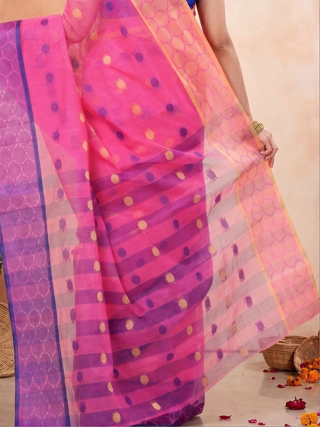 GitAsit Women Woven Design Zari Pure Cotton Handloom Taant Saree thumbnail 6
