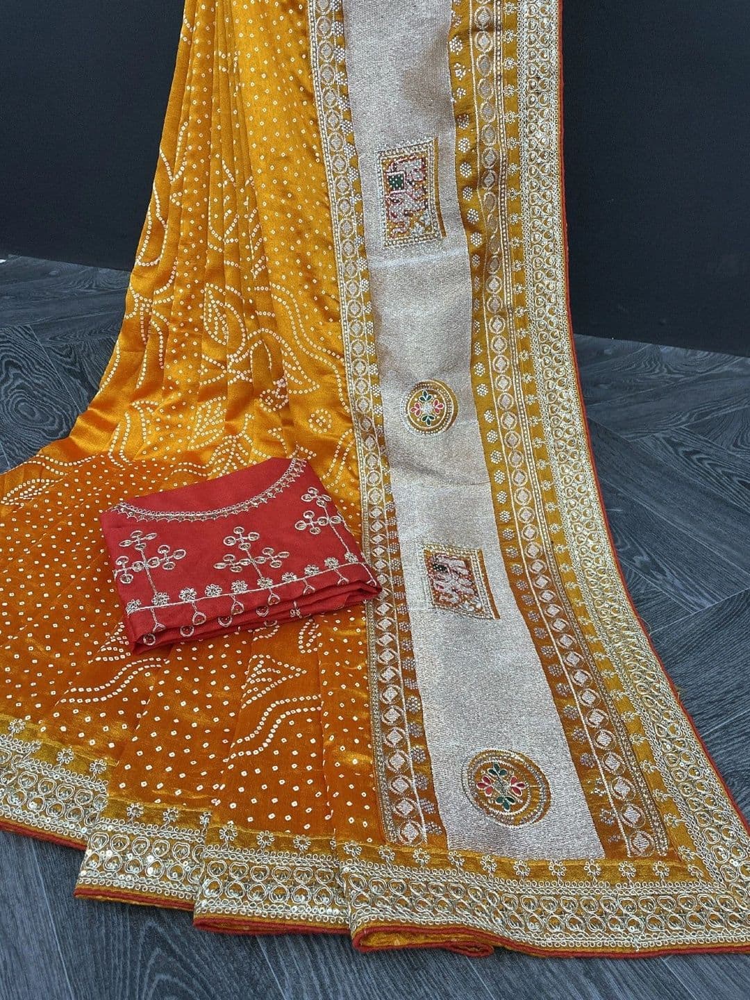 SmileyFashion Bandhani Embroidered Art Silk Designer Saree thumbnail 2