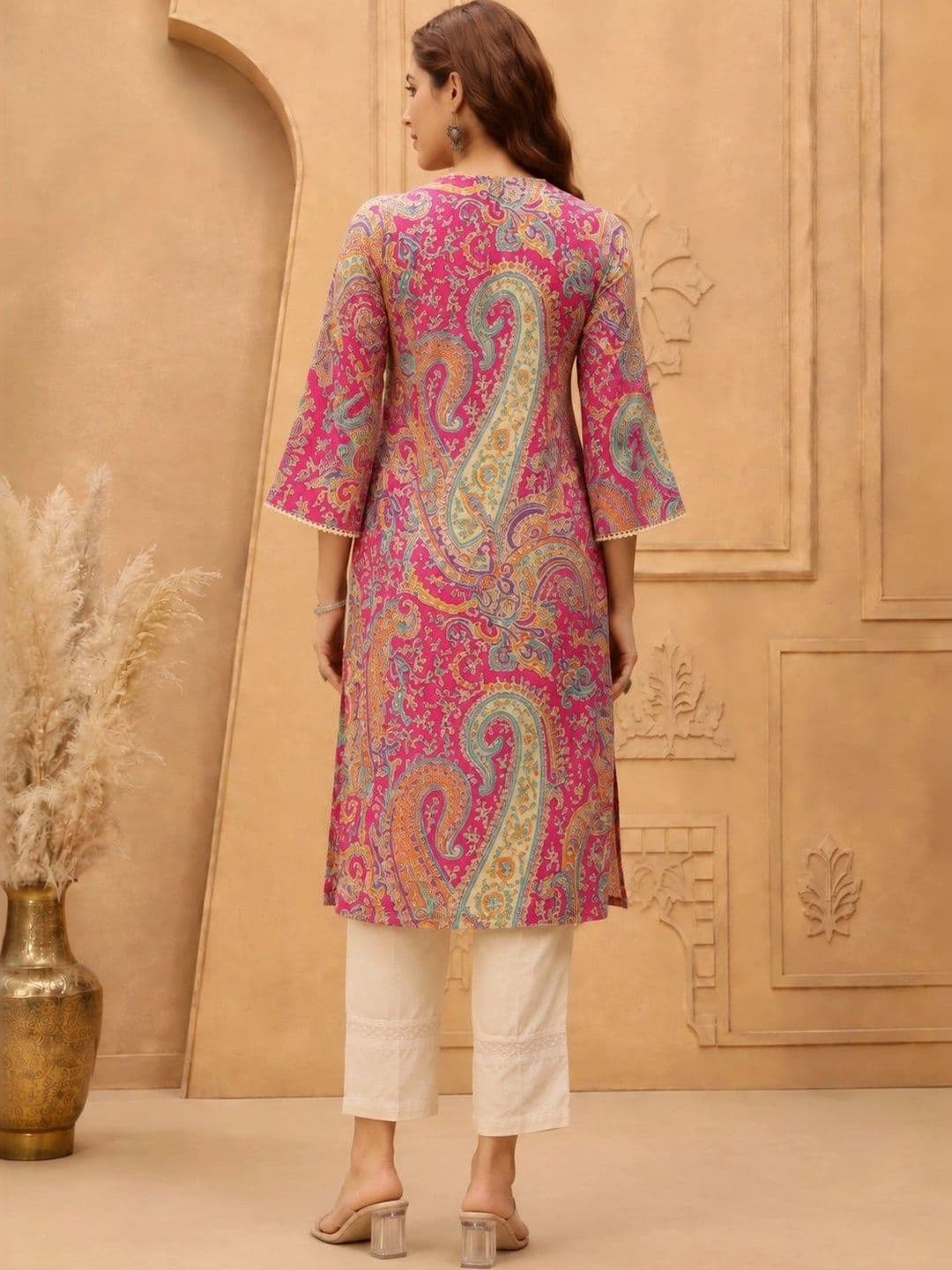 MEWEAR Women Paisley Printed Flared Sleeves Kurta thumbnail 2