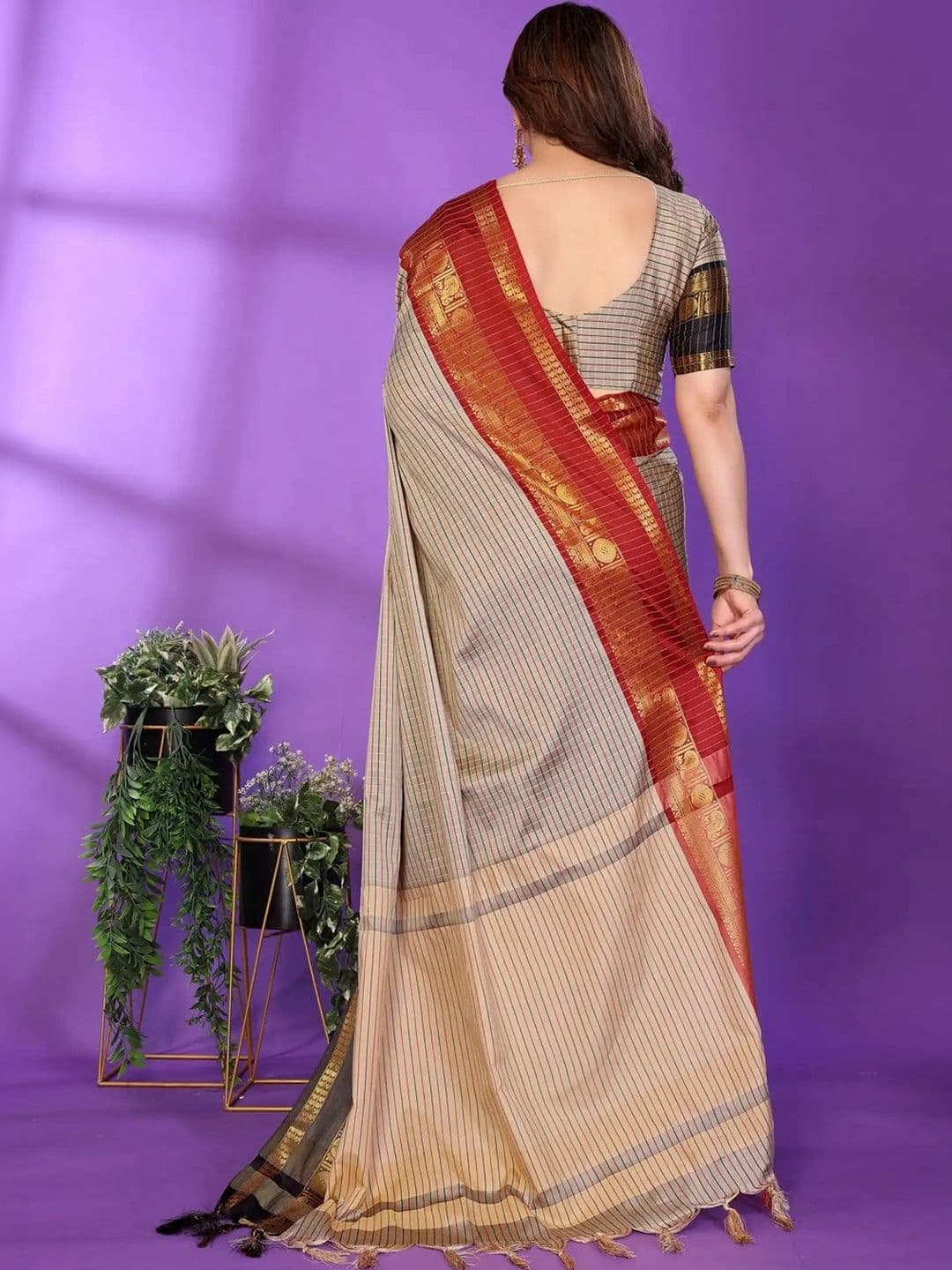 all about you Checked Zari Silk Blend Designer Saree thumbnail 3