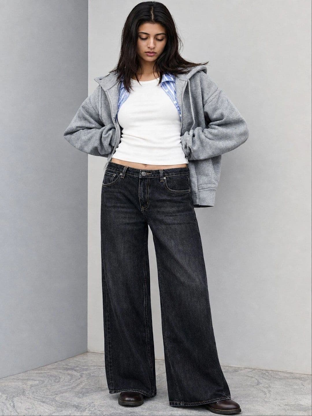 The Roadster Lifestyle Co Women Pure Cotton Clean Look Wide Leg Fit Jeans thumbnail 2