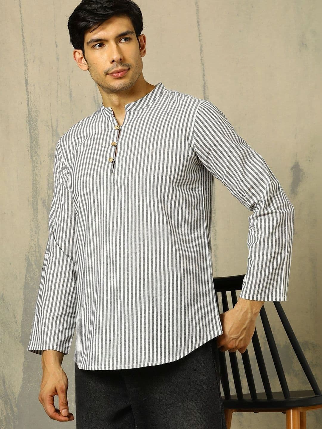 Anouk Woven Design Striped Cotton Handloom Mandarin Collar Short Kurta - view 1