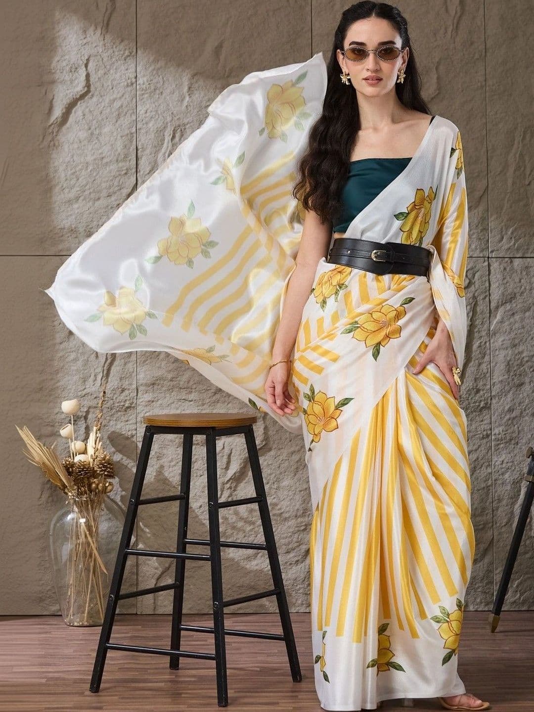 Suha Floral Silk Blend Saree thumbnail 7