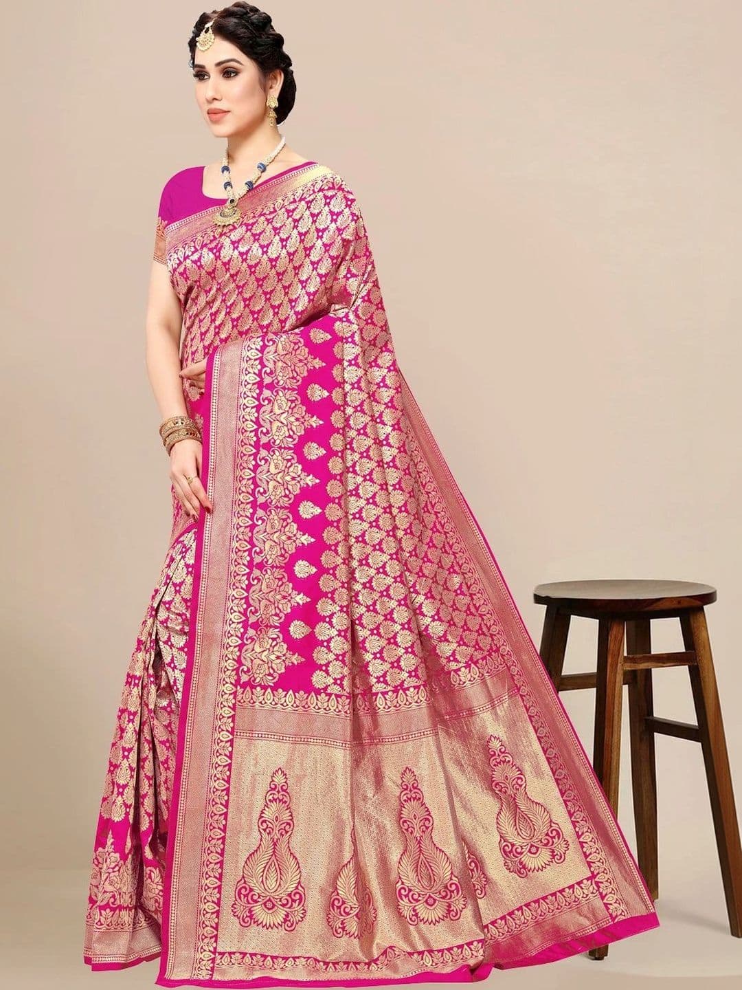 Sangria Woven Design Zari Silk Blend Designer Banarasi Saree thumbnail 4