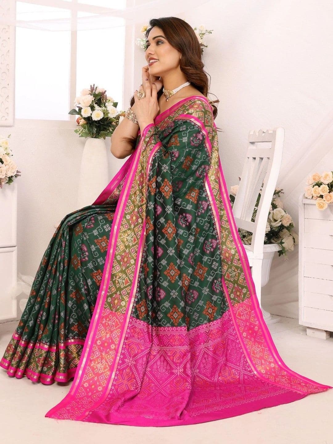 Sangria Bandhani Zari Silk Blend Designer Patola Saree thumbnail 3