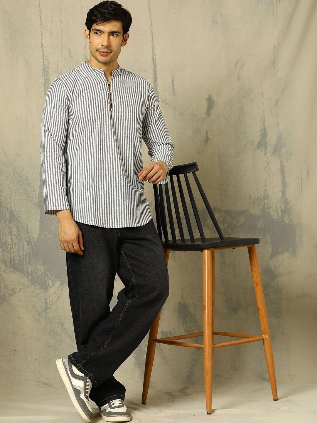 Anouk Woven Design Striped Cotton Handloom Mandarin Collar Short Kurta thumbnail 5