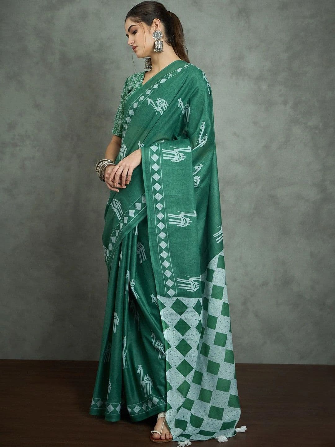 Sangria Bagh Designer Bagh Saree thumbnail 2