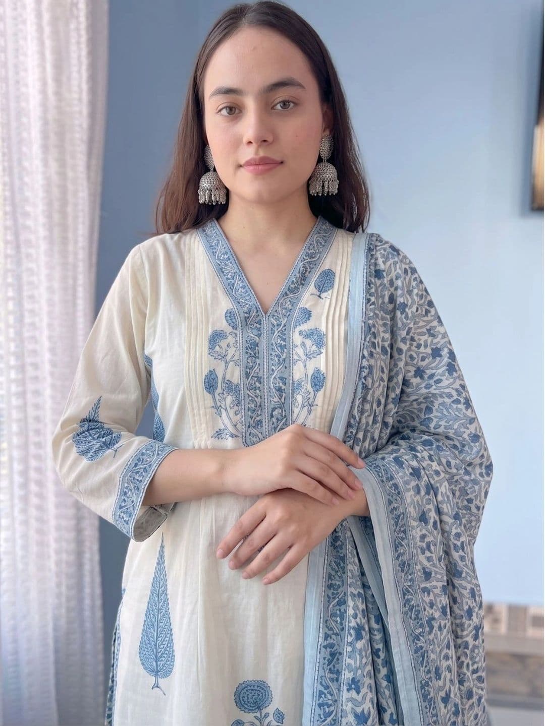 IKLO Women Floral Printed Regular Pure Cotton Kurta with Palazzos & With Dupatta thumbnail 6