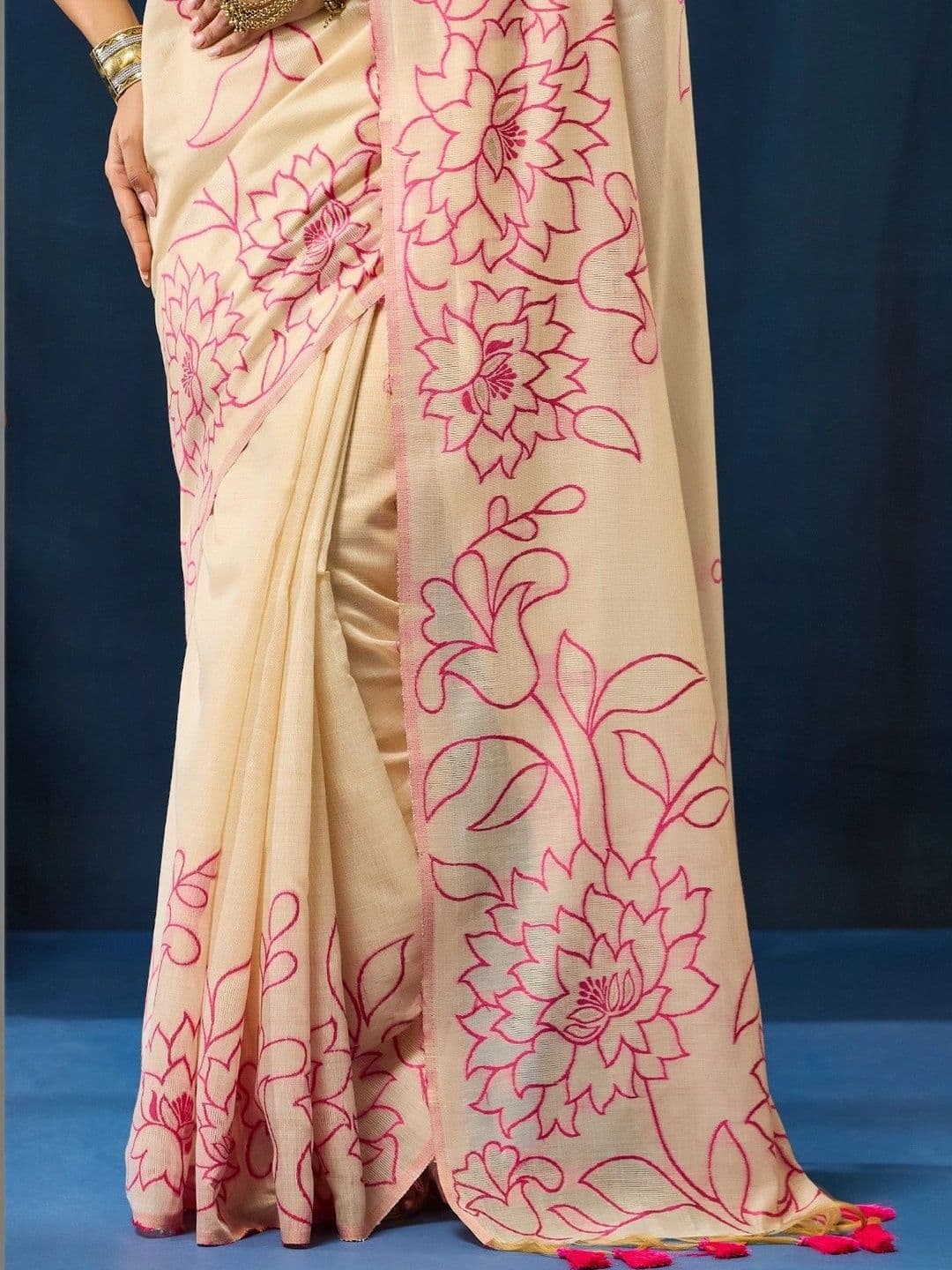 kasee Floral Pure Cotton Designer Saree thumbnail 4