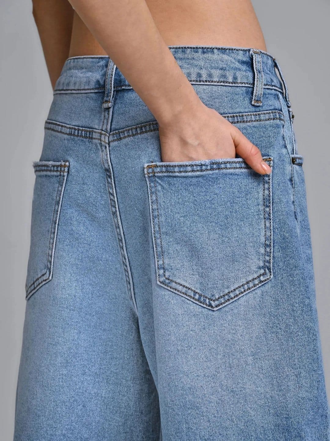 AAV2 Women Wide Leg High-Rise Light Fade Stretchable Jeans thumbnail 6
