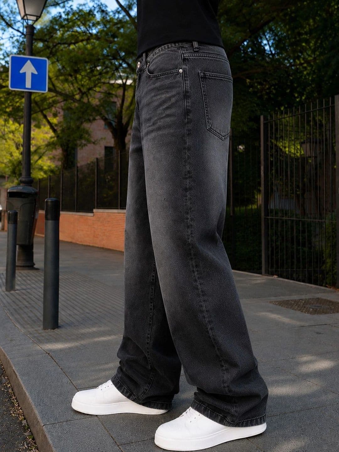 MQ Denim Men Straight Fit Mid-Rise Light Fade Jeans thumbnail 6