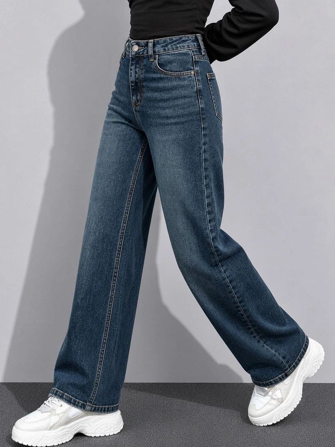 The Roadster Lifestyle Co. Women Pure Cotton Clean Look Straight Fit Jeans thumbnail 4