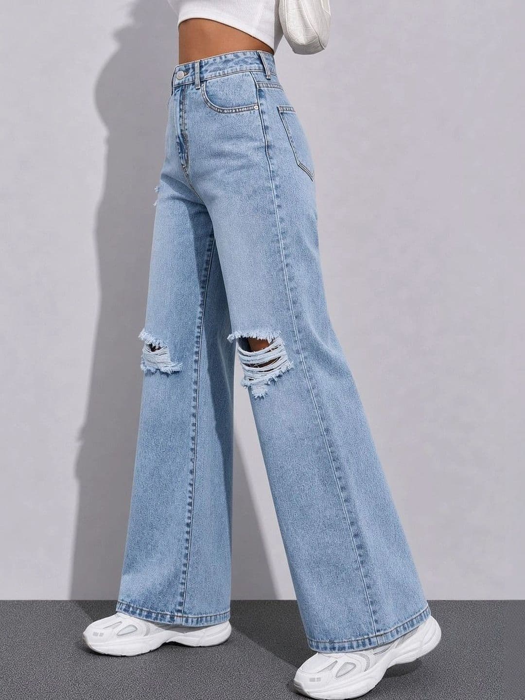The Roadster Lifestyle Co Women Pure Cotton Ripped Relaxed Fit Jeans thumbnail 3