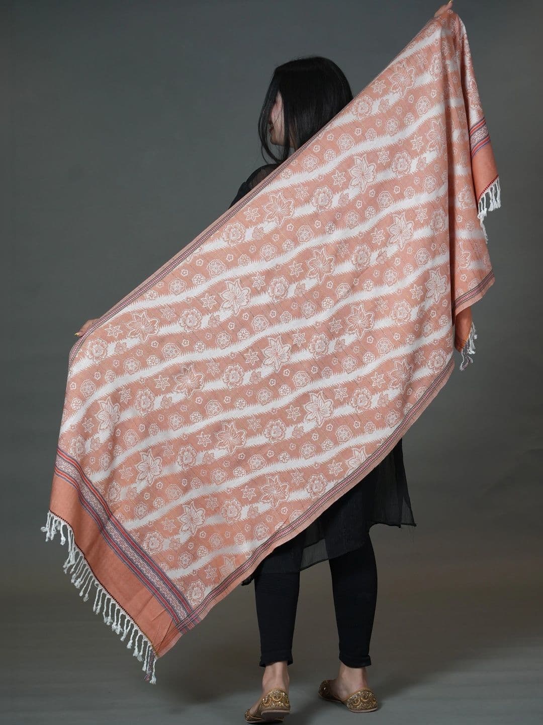 SHIFNEEN Women Floral Printed Acrylic Shawl thumbnail 2