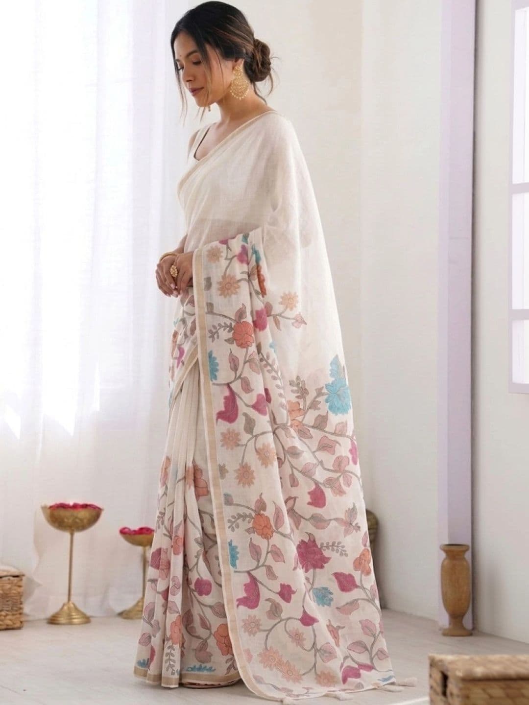 SAMANTHA Floral Linen Blend Belted Saree thumbnail 2