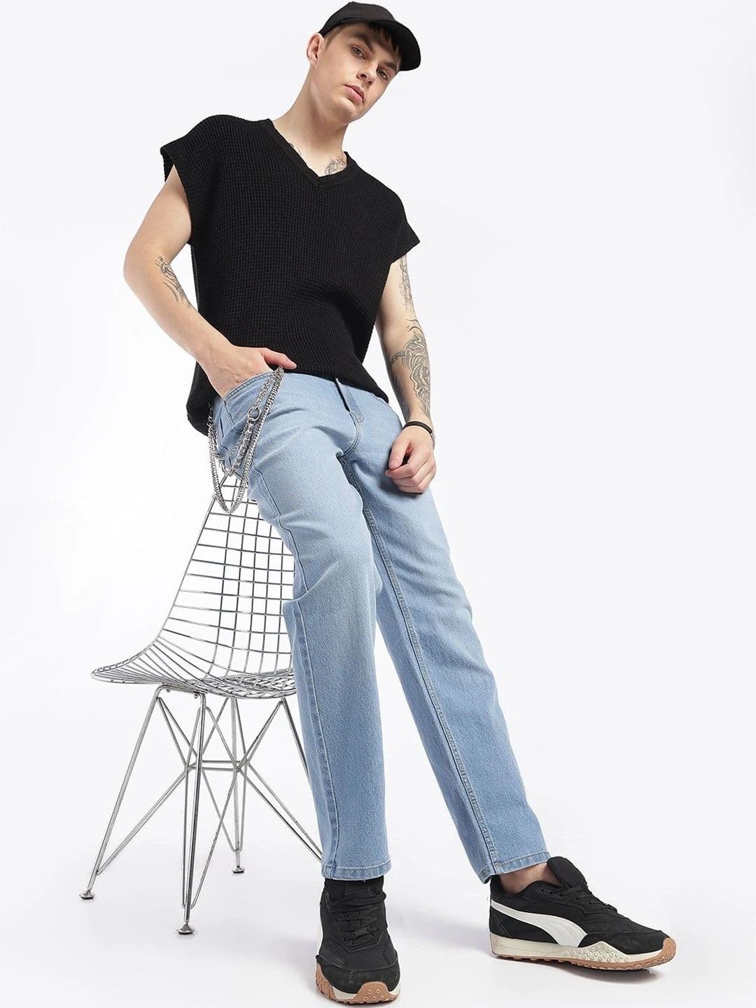 zayla Men Jean Regular Fit Mid-Rise Light Fade Stretchable Jeans thumbnail 2