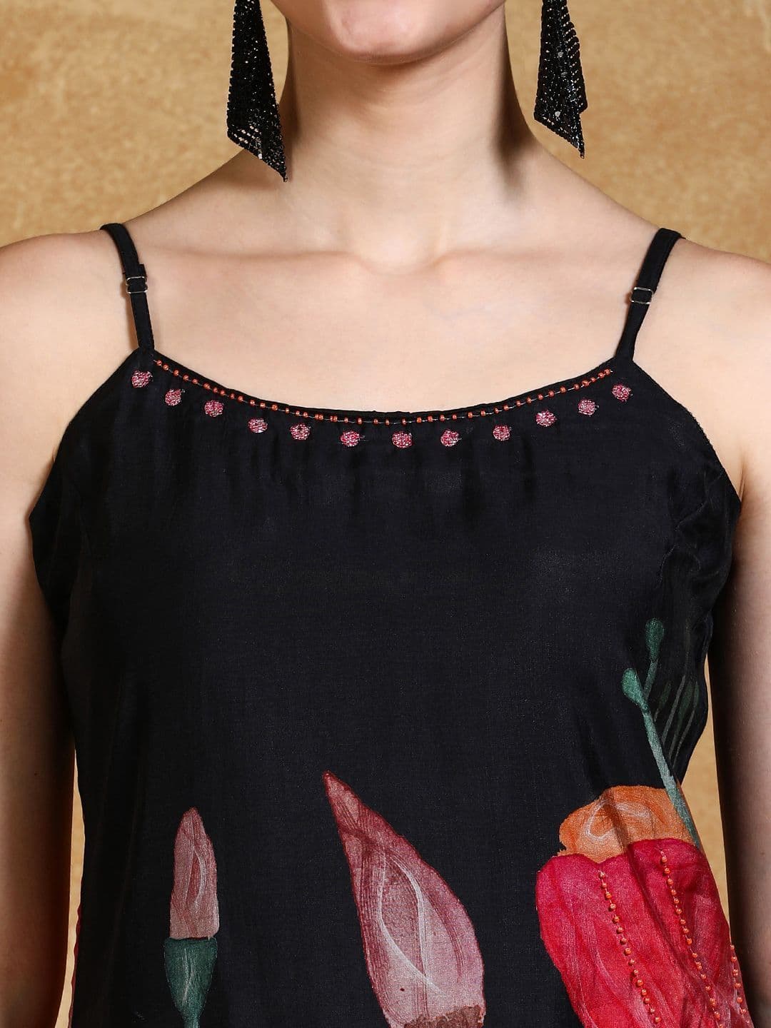 Varanga Women Floral Printed Kurta with Trousers & Dupatta thumbnail 4
