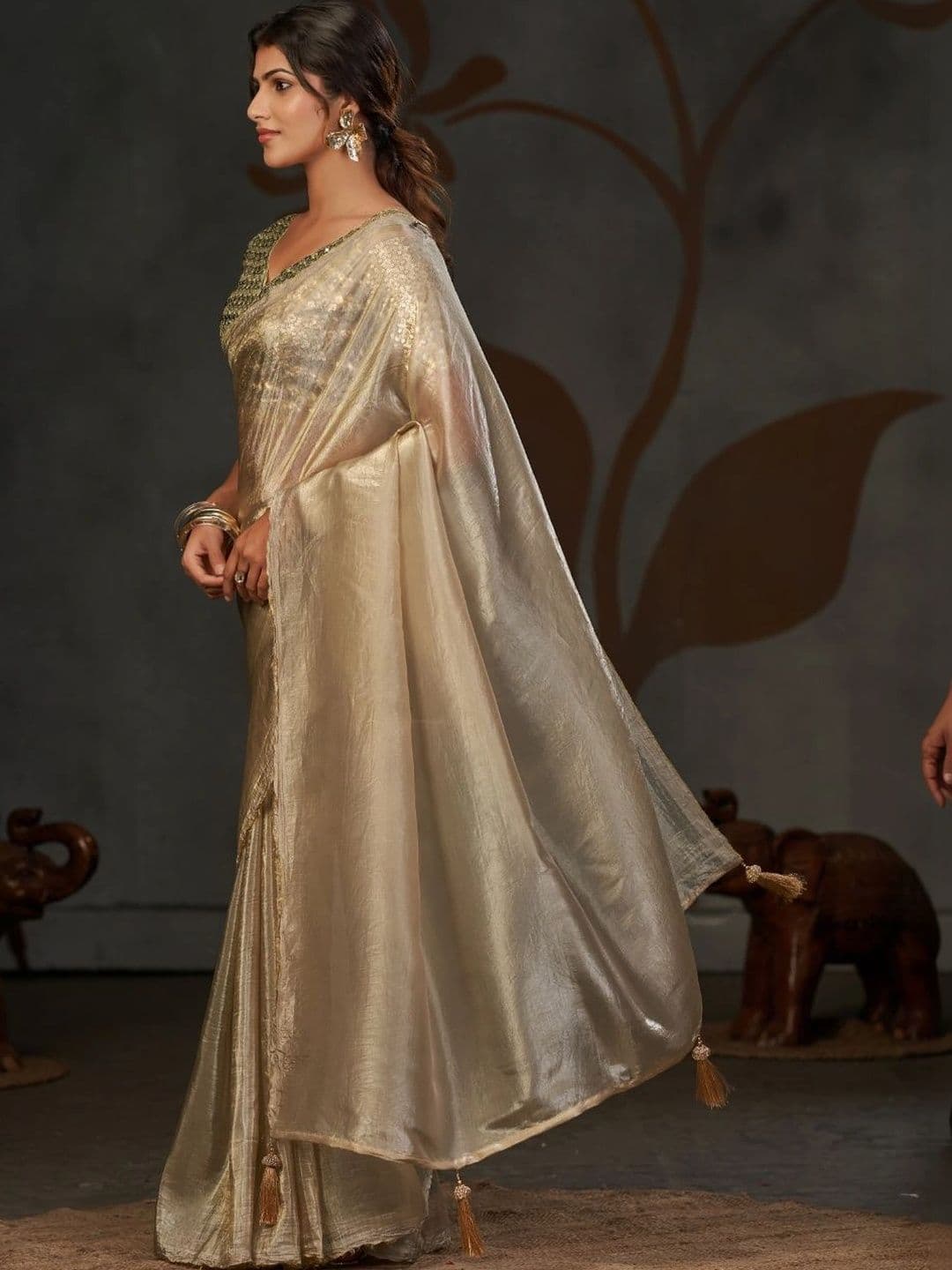 Parmila Fashion Sequinned Organza Designer Saree thumbnail 5