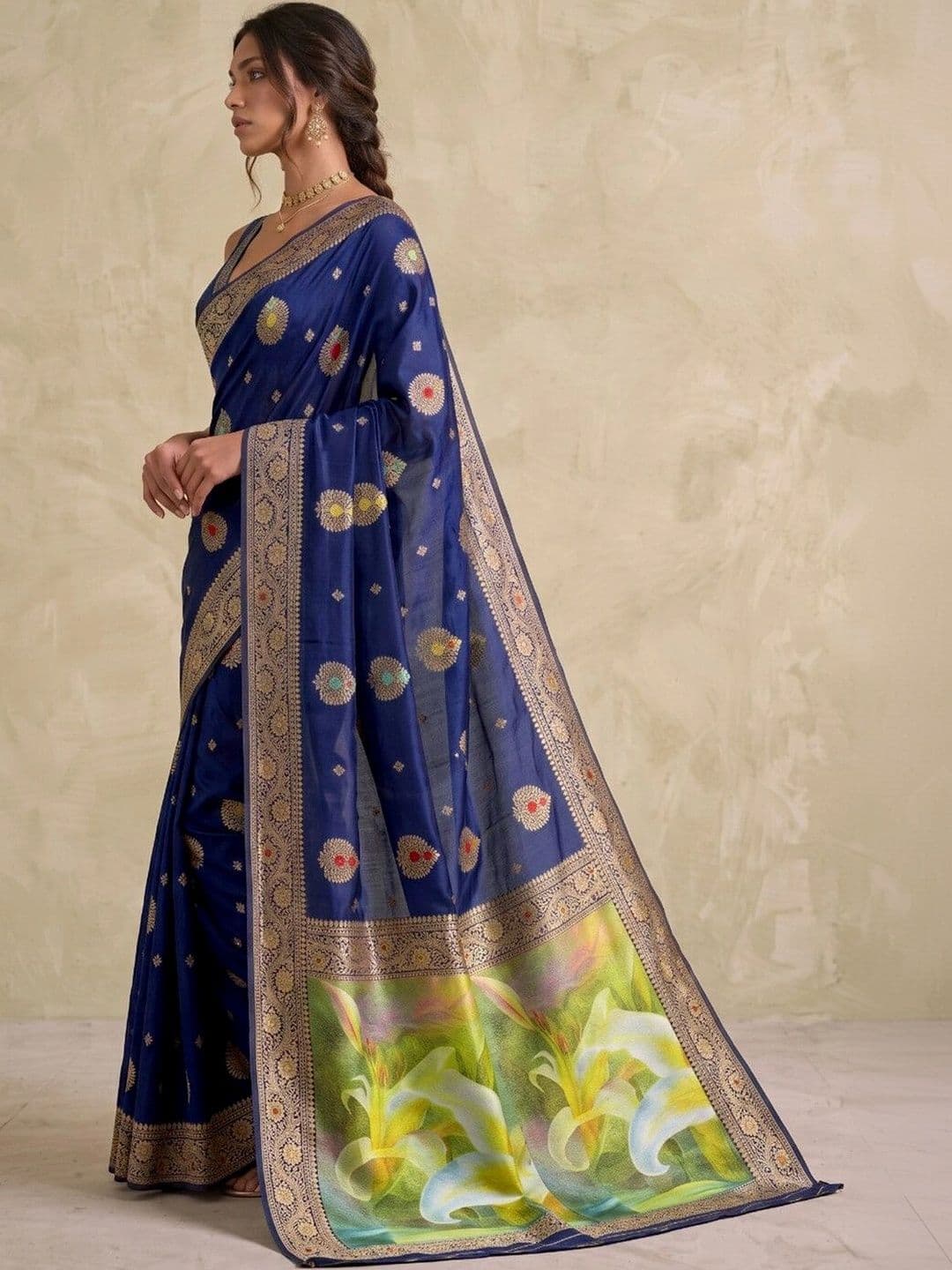 SAARA Woven Design Zari Silk Blend Saree thumbnail 6