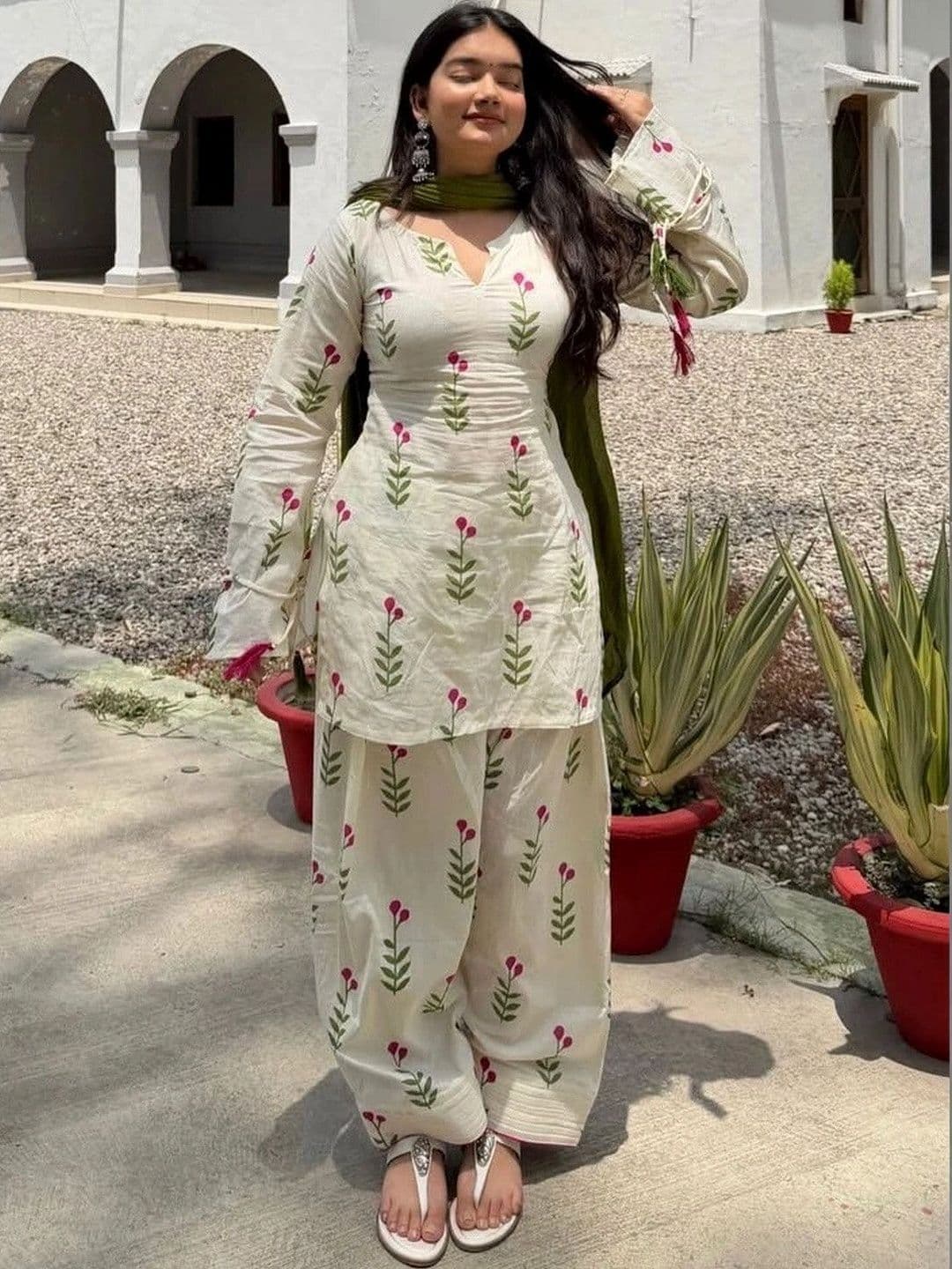 Dress21 Women Floral Printed Regular Pure Cotton Kurta with Patiala & With Dupatta - view 1