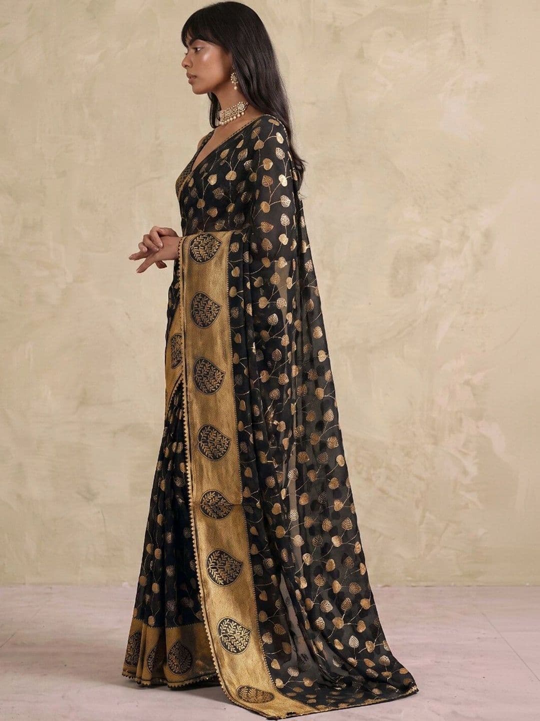 SAARA Ethnic Motifs Zari Pure Georgette Saree thumbnail 4