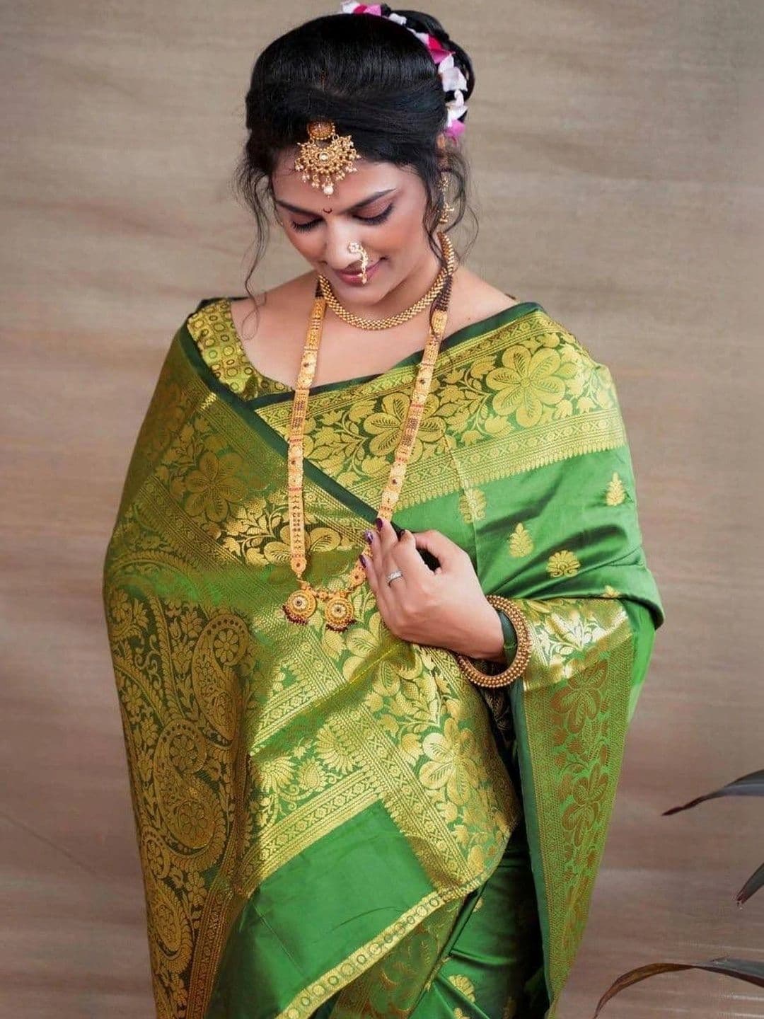 ADIANADI Woven Design Zari Silk Cotton Banarasi Saree thumbnail 3