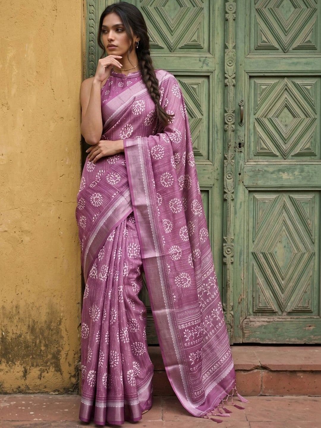 SAARA Ethnic Motifs Pure Linen Saree - view 1