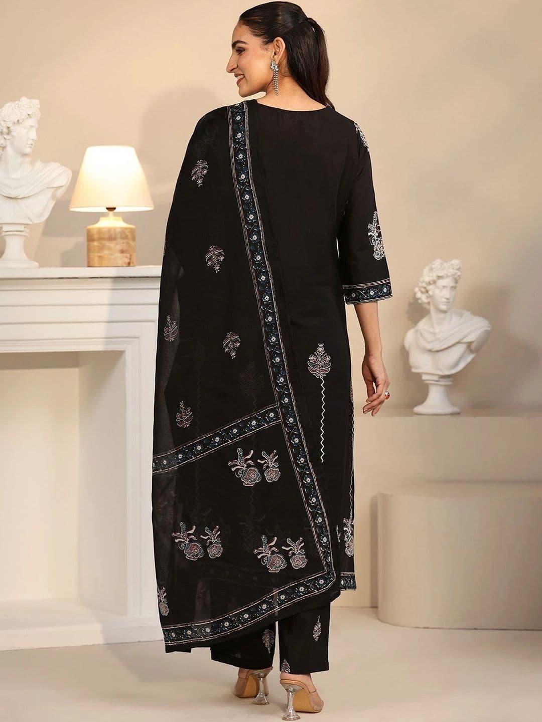 Libas Women Ethnic Motifs Printed Regular Kurta with Trousers & With Dupatta thumbnail 5
