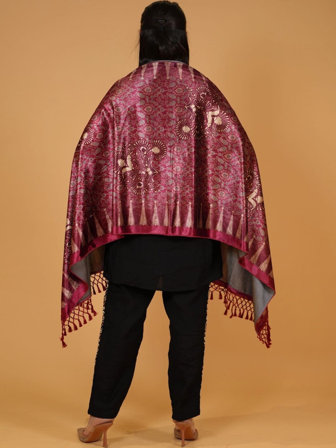 SHIFNEEN Women Ethnic Motifs Printed Velvet Shawl thumbnail 2