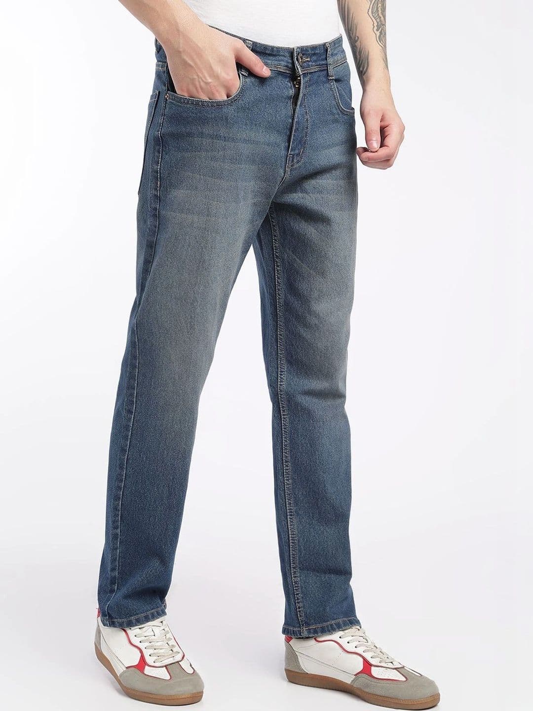 zayla Men Jean Regular Fit Mid-Rise Light Fade Stretchable Jeans thumbnail 4